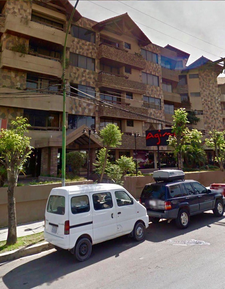 Departamento en Queru Queru en Cochabamba 2 dormitorios 4 baños  Foto 2