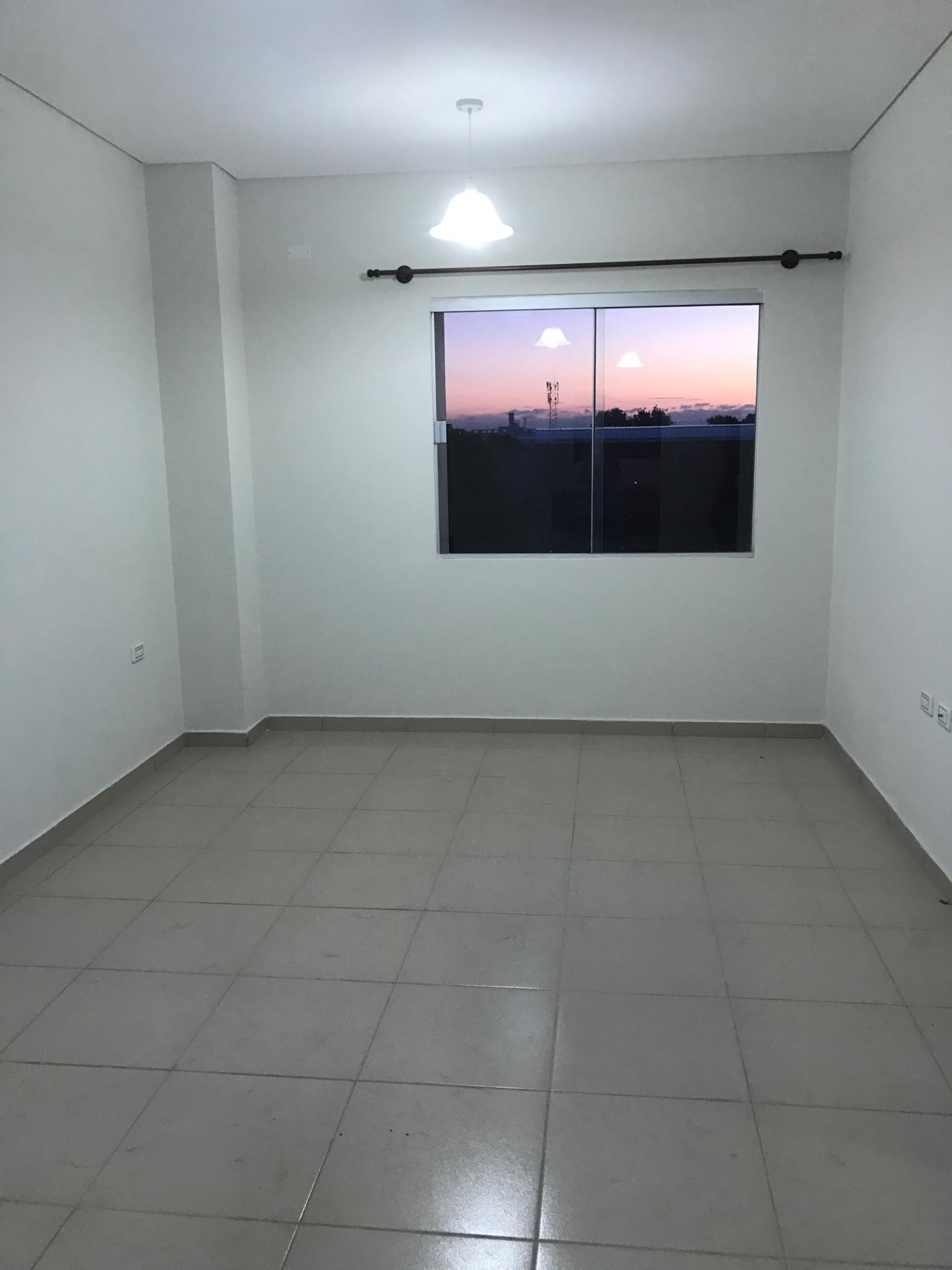 En Alquiler a $us 450 Foto 4