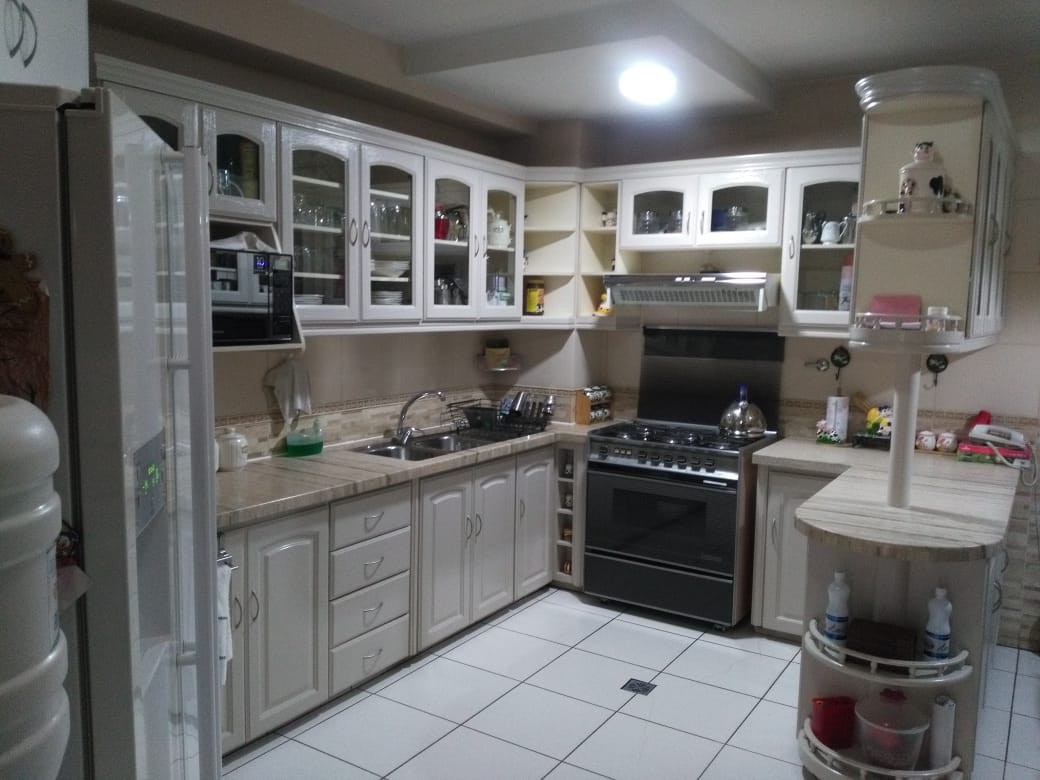 Departamento $us.- 149000.- PRECIOSO DEPARTAMENTO EDIFICIO TITAN – AV. AMERICA OESTE Superficie: 187 m2. ACABADOS DE LUJO 657-18189  Foto 7