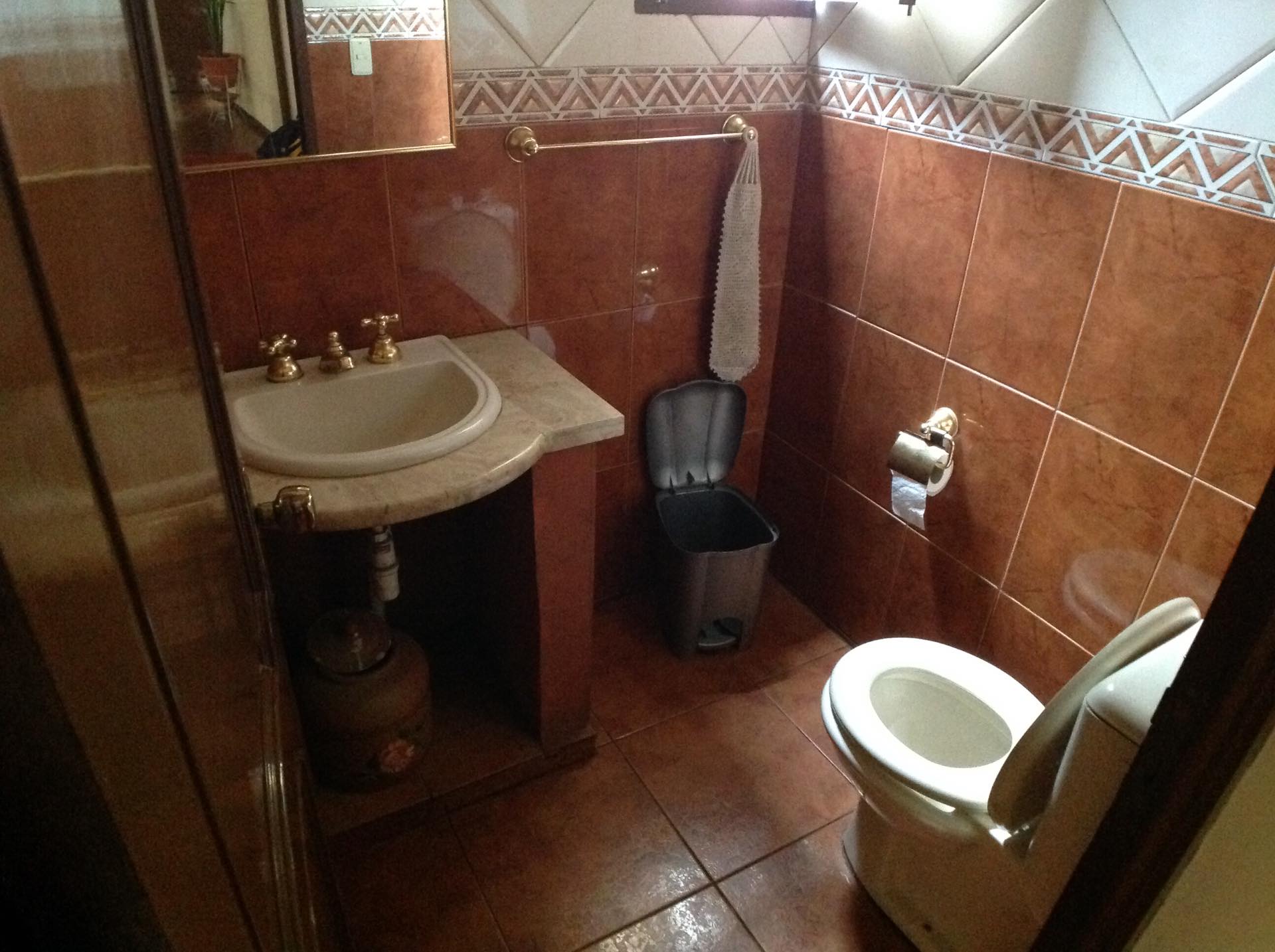 Casa en Sarco en Cochabamba 4 dormitorios 4 baños 2 parqueos Foto 4
