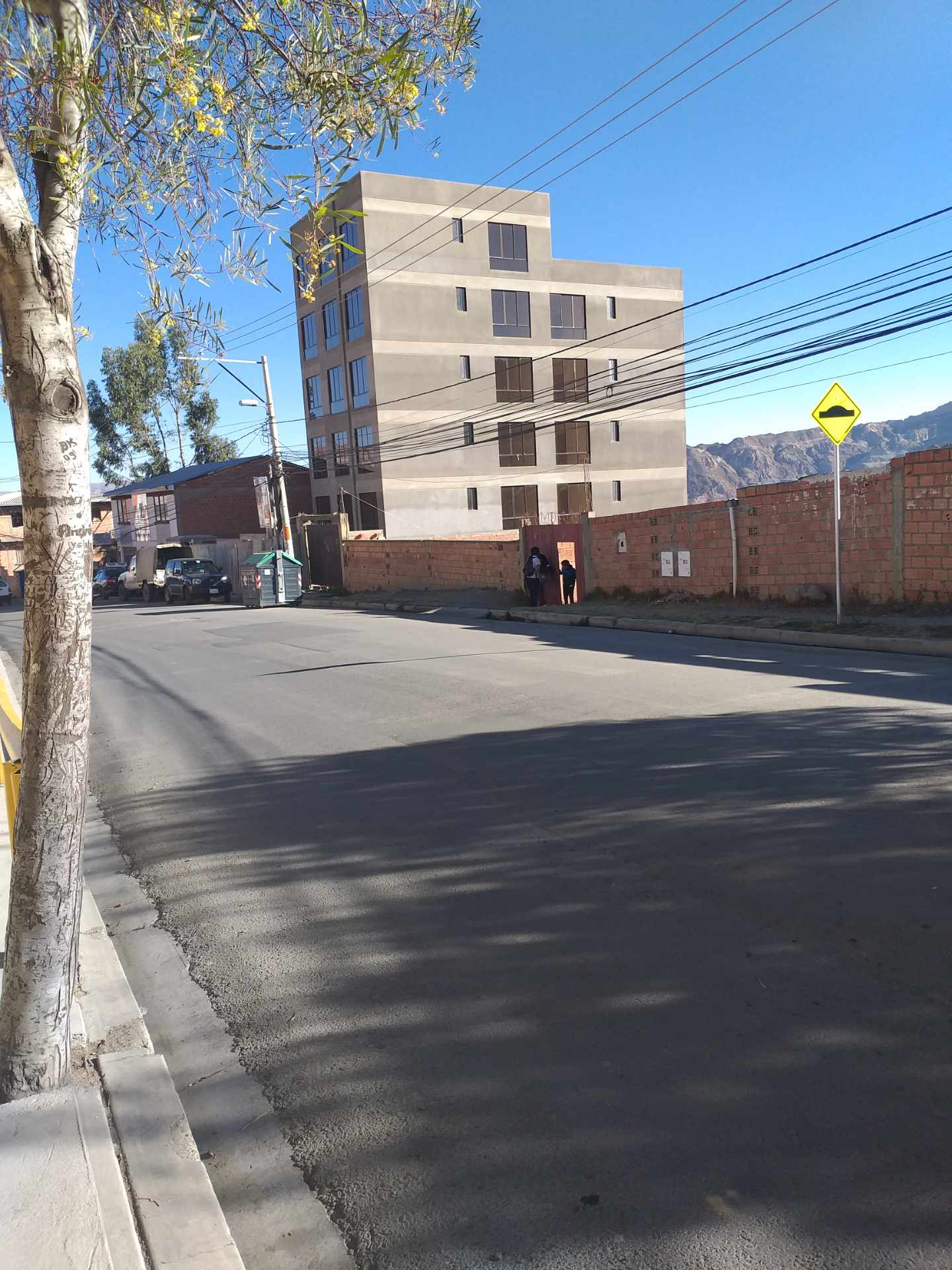 Departamento Urb. Virgen de las Nieves, sobre avenida y calle 2, Alto Irpavi. Foto 6