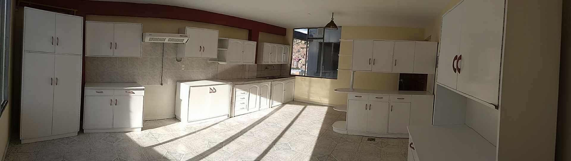 Departamento Av Tejada Sorzano #1301 esq. San Salvador Foto 21