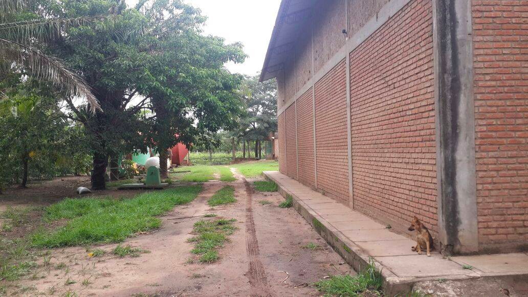 Galpón en VentaTERRENO CON GALPON EN ZONA URBANA DE COTOCA Foto 6