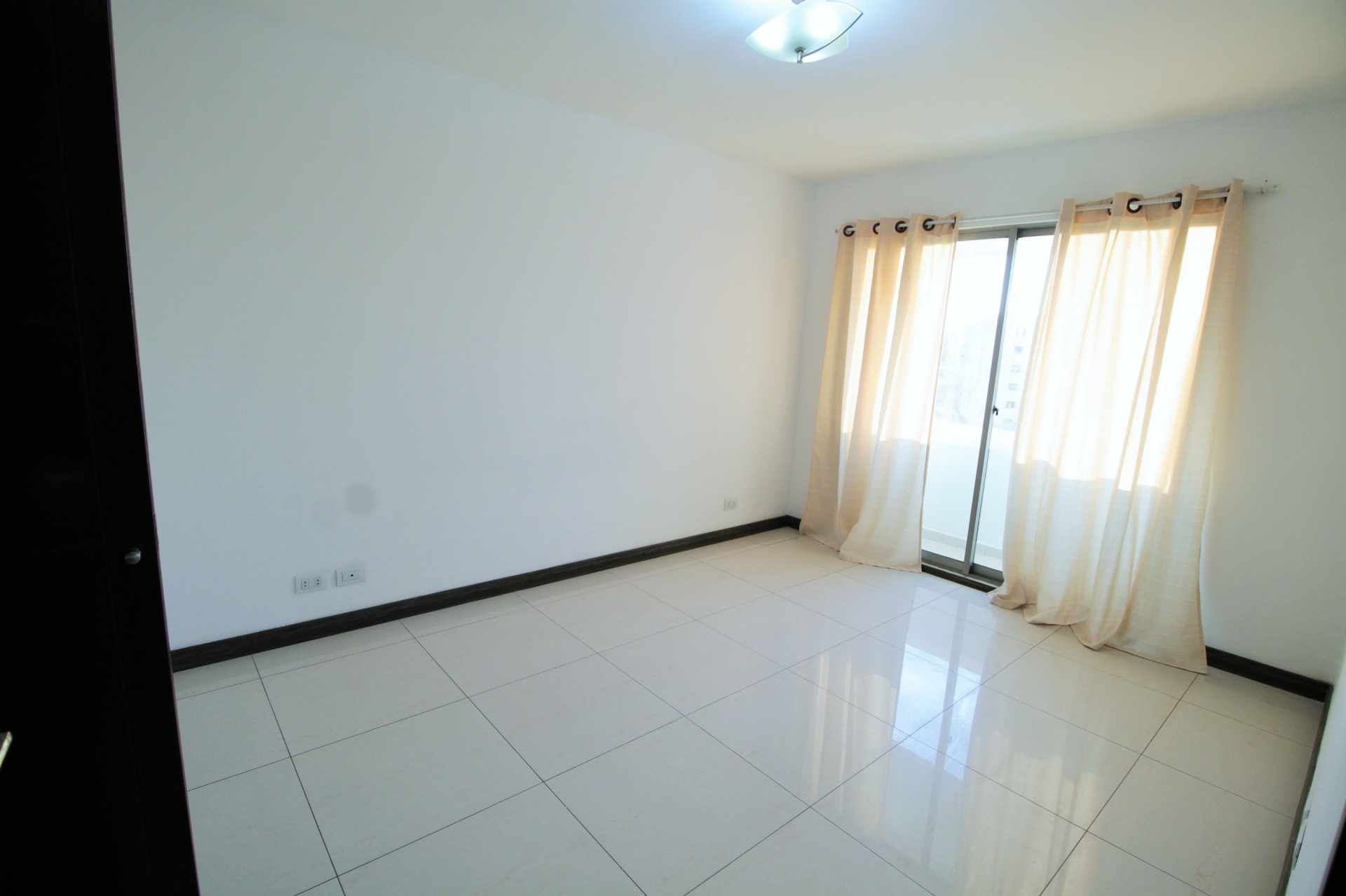 Departamento en VentaTorres aventura 2do Anillo Alemana 3 dormitorios 3 baños 1 parqueos Foto 5