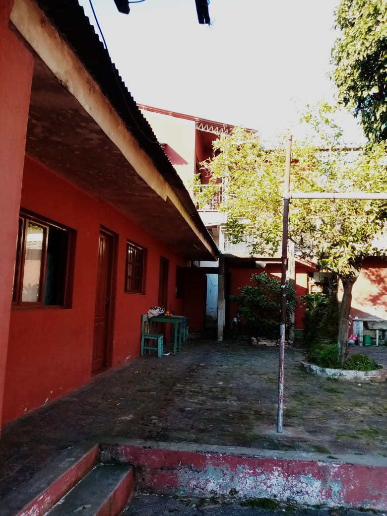 Casa en VentaAv. Omar Chavez entre 1er  y 2do anillo 10 dormitorios 11 baños 2 parqueos Foto 6