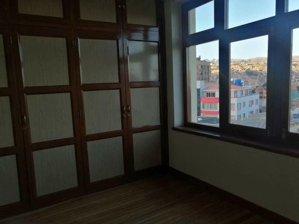 Oficina en Sopocachi en La Paz 11 dormitorios 5 baños 2 parqueos Foto 12