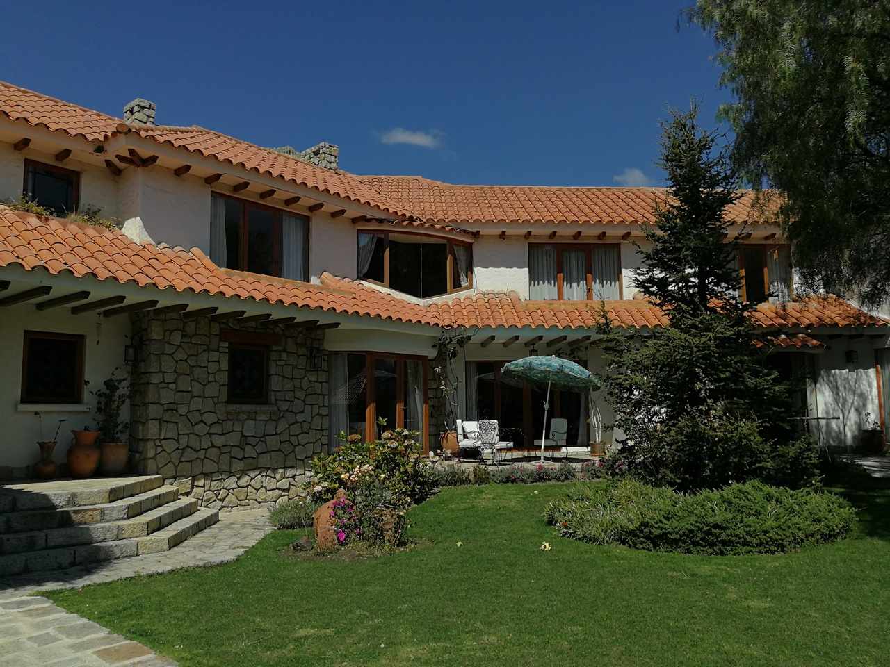 Casa en VentaHERMOSA CASA EN EL CLUB DE GOLF Mallasilla – La Paz Foto 1