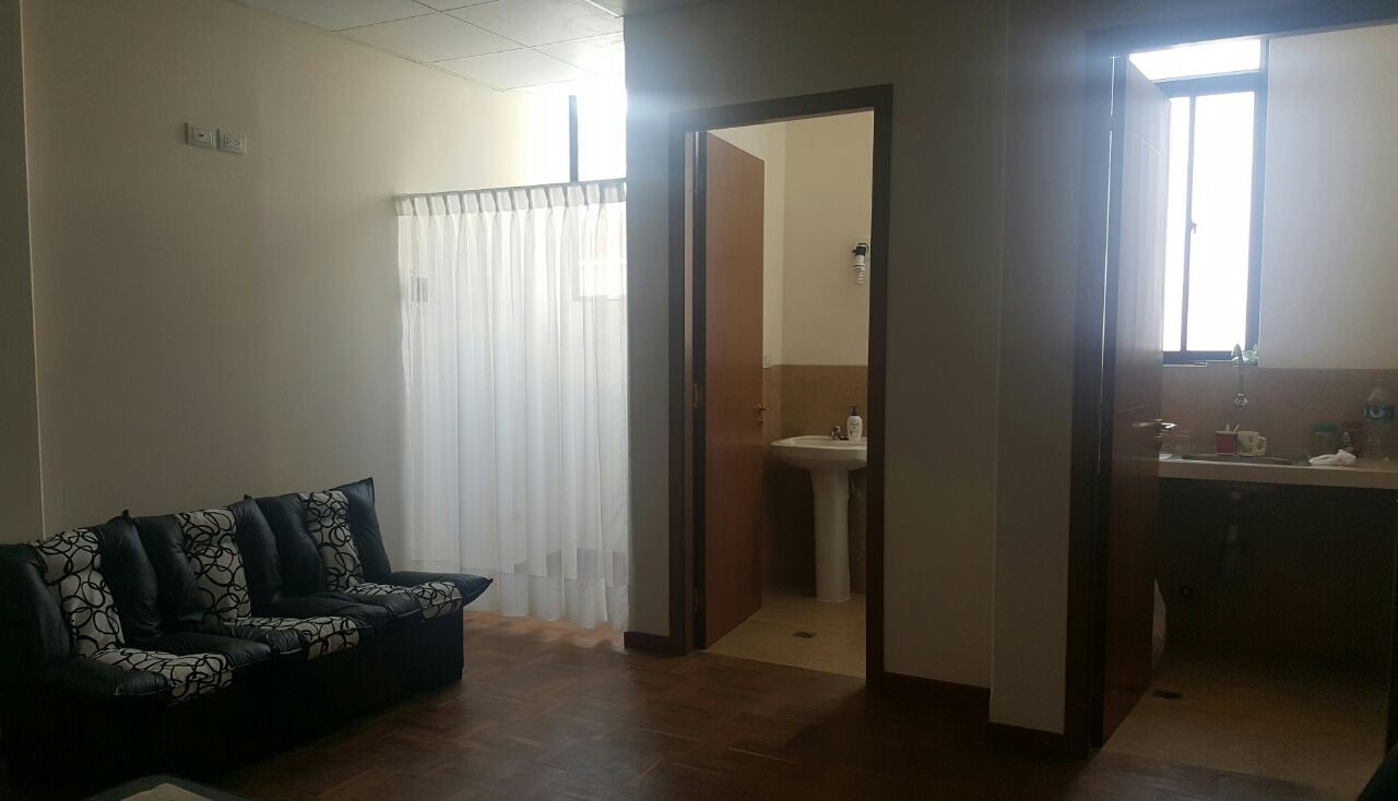 Oficina en Obrajes en La Paz 3 dormitorios 2 baños  Foto 6