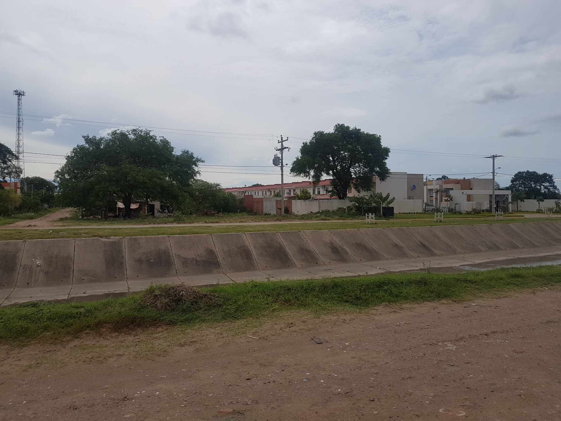 Casa en Entre 6to y 7mo anillo Norte en Santa Cruz de la Sierra 2 dormitorios 1 baños 2 parqueos Foto 7