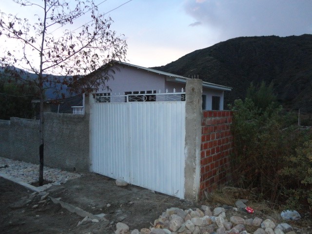 Casa en Mecapaca en La Paz 4 dormitorios 2 baños 2 parqueos Foto 2