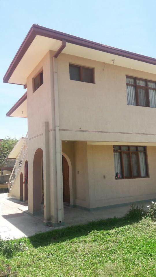 Casa en Villa Taquiña en Cochabamba 4 dormitorios 2 baños 2 parqueos Foto 1
