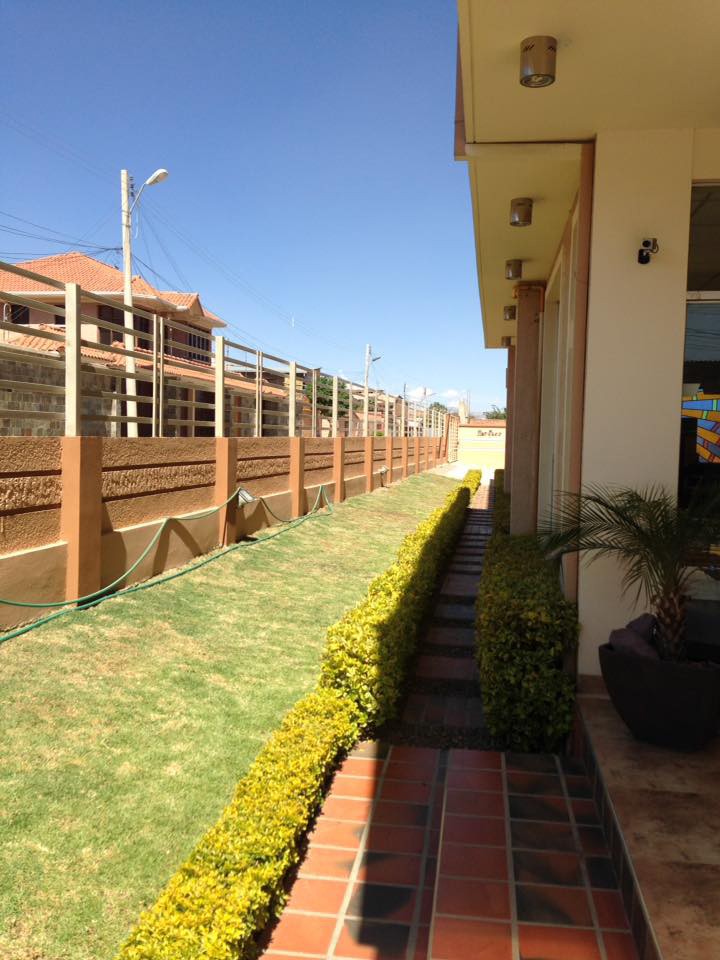 Casa en Villa Taquiña en Cochabamba 2 dormitorios 6 baños 8 parqueos Foto 7