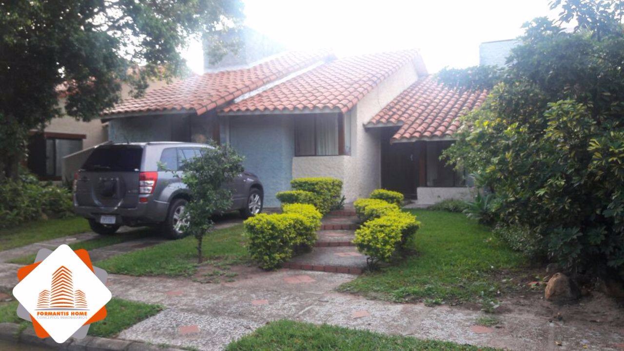 Casa en Carretera Cotoca en Santa Cruz de la Sierra 3 dormitorios 3 baños 1 parqueos Foto 4