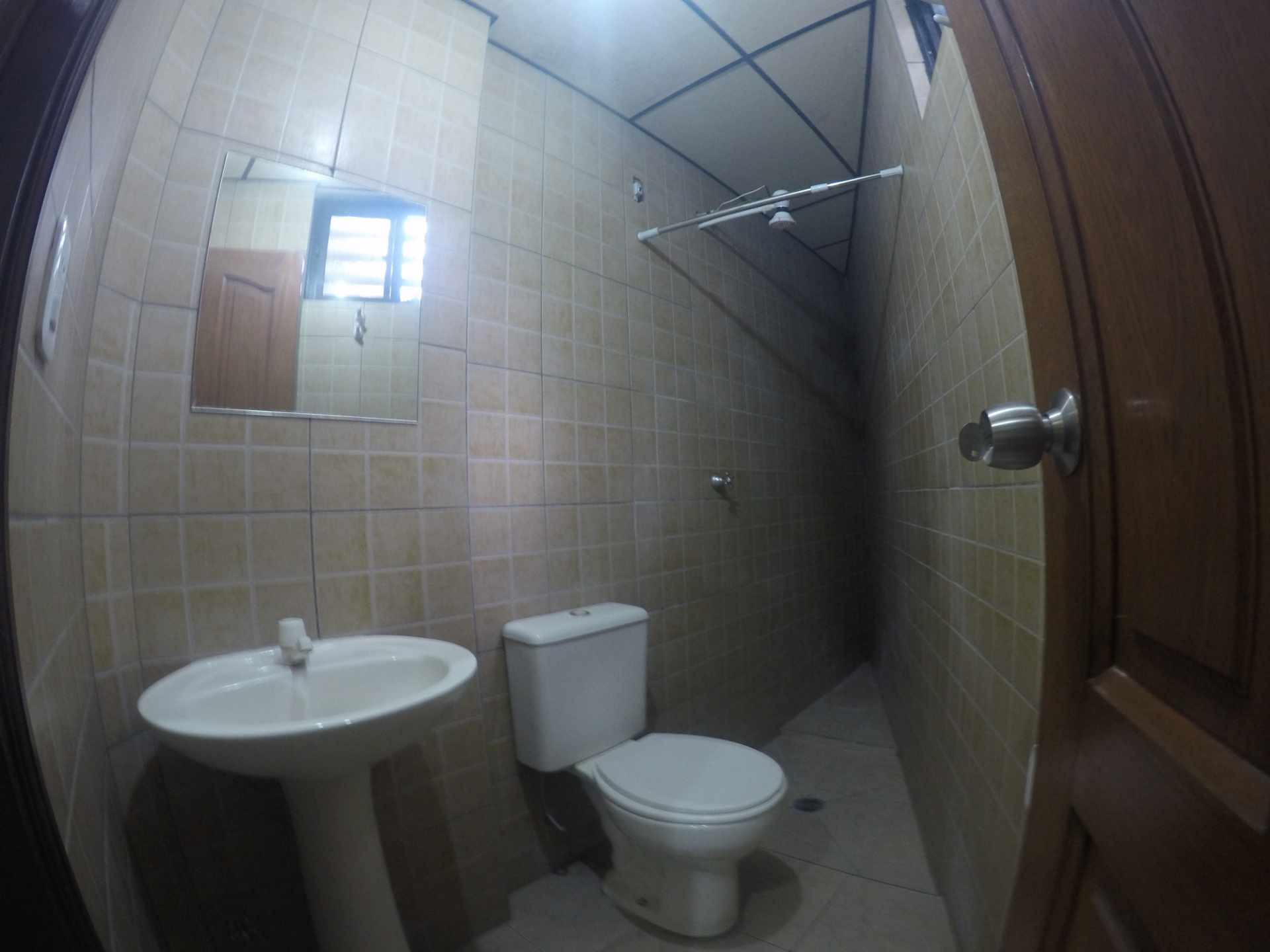 Departamento en Entre 1er y 2do anillo Norte en Santa Cruz de la Sierra 1 dormitorios 1 baños  Foto 5