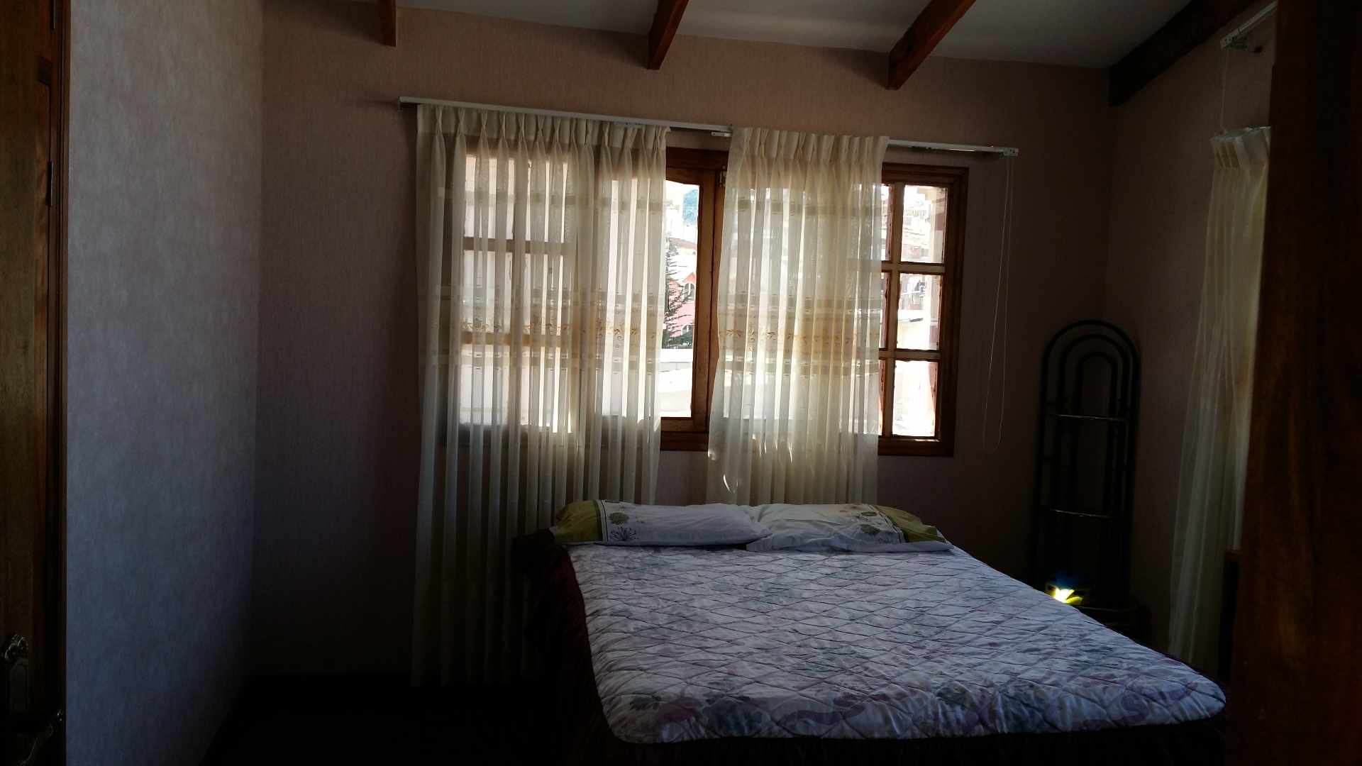 Casa en Alto Irpavi en La Paz 4 dormitorios 2 baños 2 parqueos Foto 5