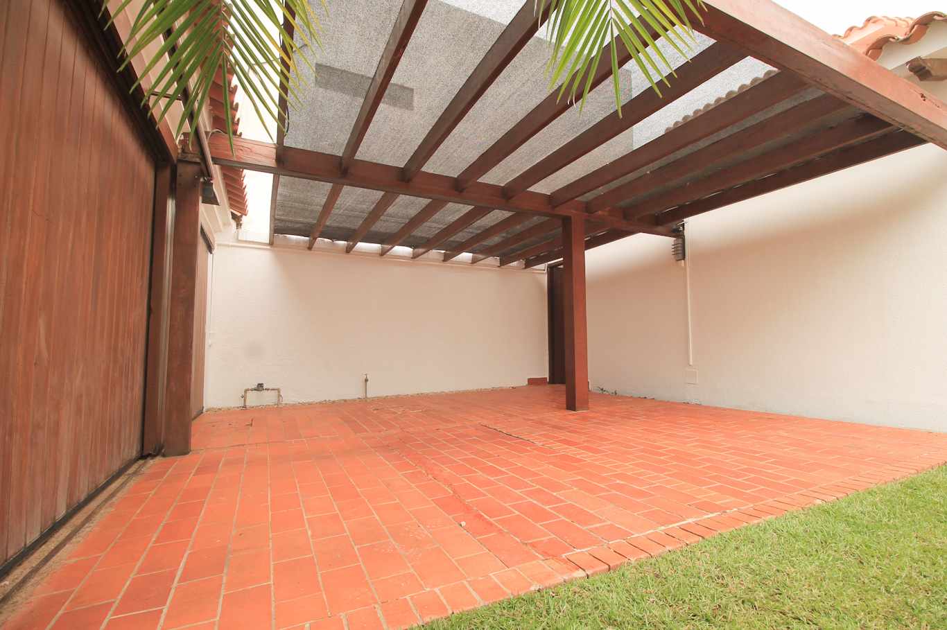 Casa en Las Palmas en Santa Cruz de la Sierra 3 dormitorios 3 baños 2 parqueos Foto 1