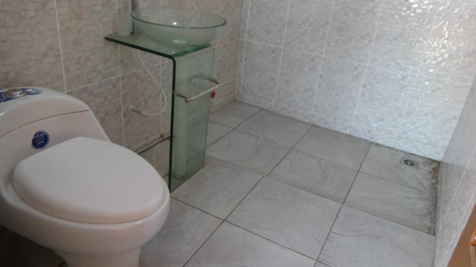 Casa en Entre 1er y 2do anillo Este en Santa Cruz de la Sierra 3 dormitorios 2 baños 2 parqueos Foto 9