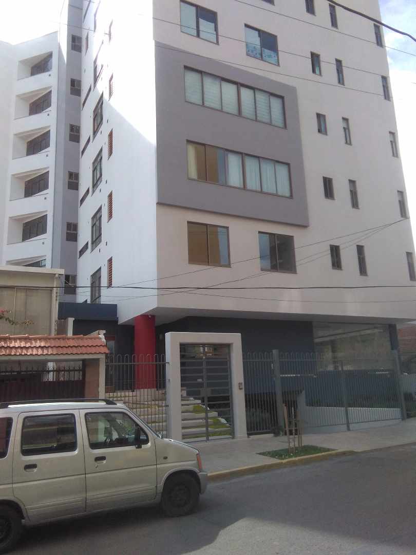 Departamento en VentaCala-Cala Man Cesped esquina Enrrique Arce Edificio San Francisco 3 dormitorios 3 baños 1 parqueos Foto 1