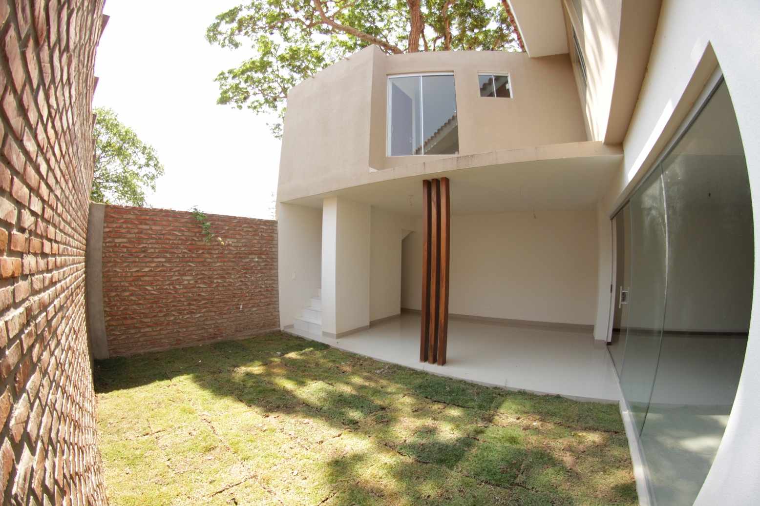 En Alquiler a $us 880 Foto 1