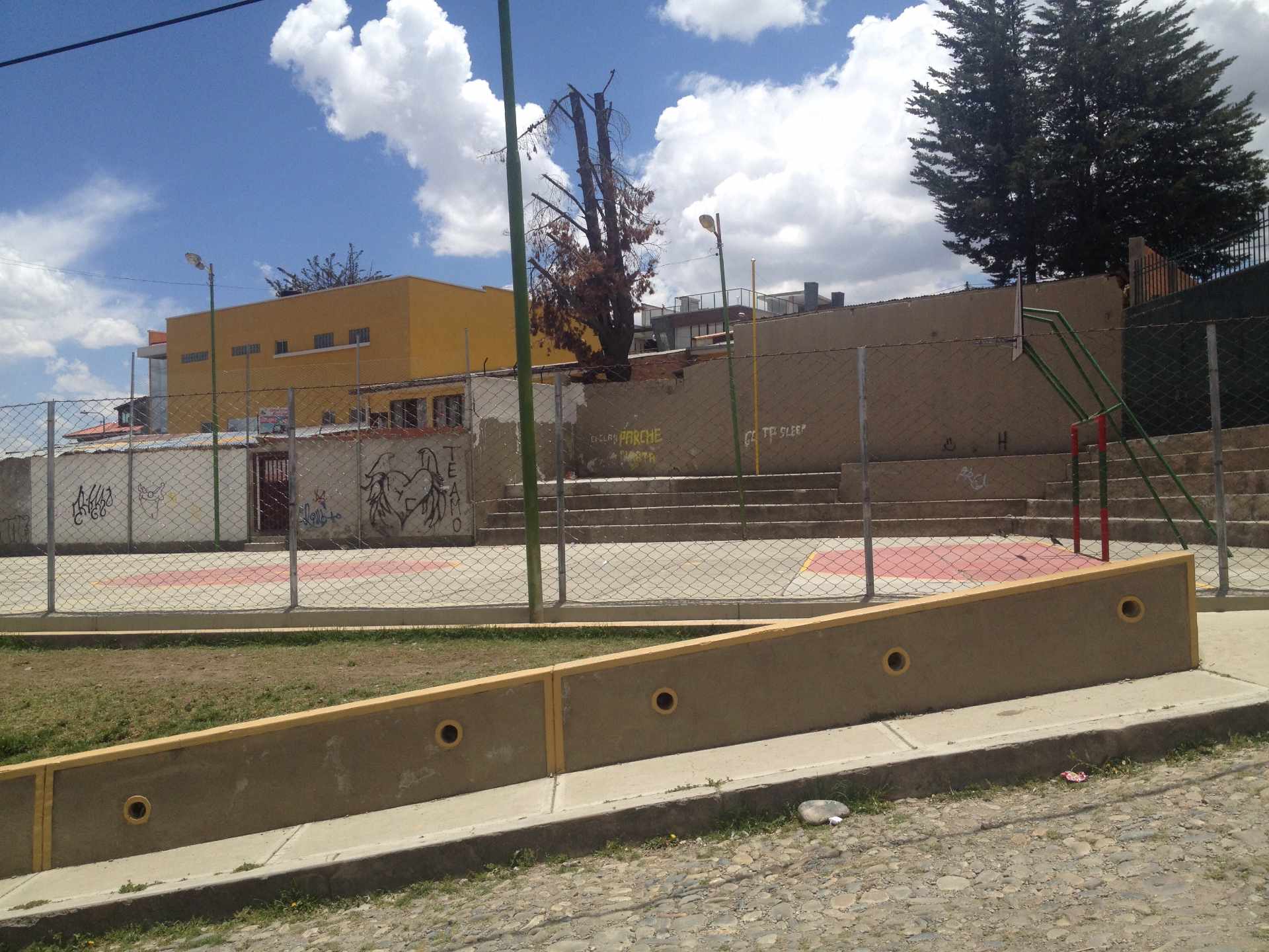 Casa en Chasquipampa en La Paz 4 dormitorios 3 baños 4 parqueos Foto 12