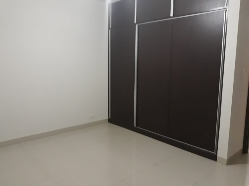 Departamento en AlquilerC/Gualberto Villarroel # 180 - Edificio Torre Meridian Foto 9