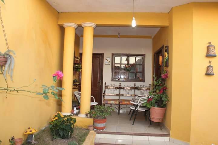 Casa en Pampa de la isla en Santa Cruz de la Sierra 4 dormitorios 3 baños 2 parqueos Foto 3