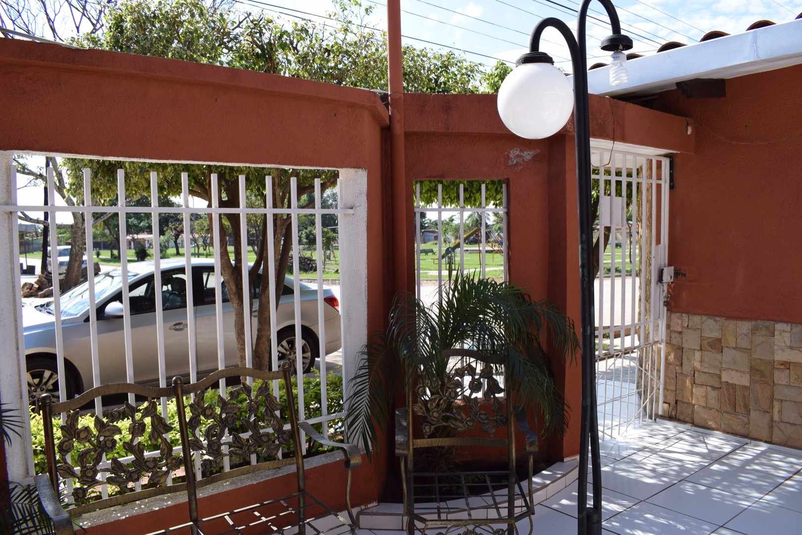 Casa en VentaZona Sur - 7mo y 8vo Anillo - Barrio Toborochi 4 dormitorios 3 baños 5 parqueos Foto 10