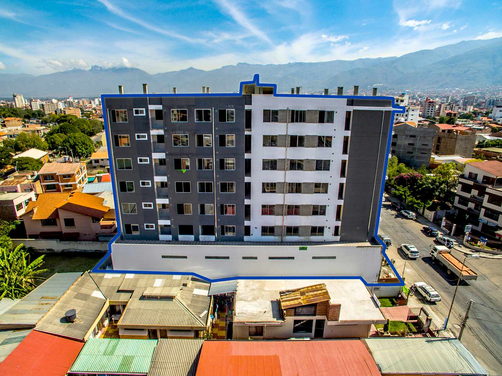 Oficina en Noroeste en Cochabamba 1 dormitorios 1 baños  Foto 5