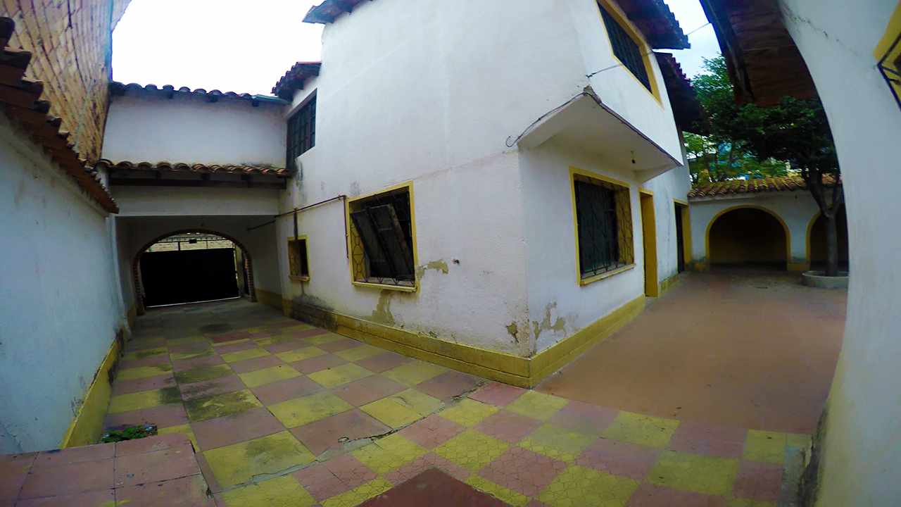 Casa en Las Panosas en Tarija 4 dormitorios 3 baños 2 parqueos Foto 18