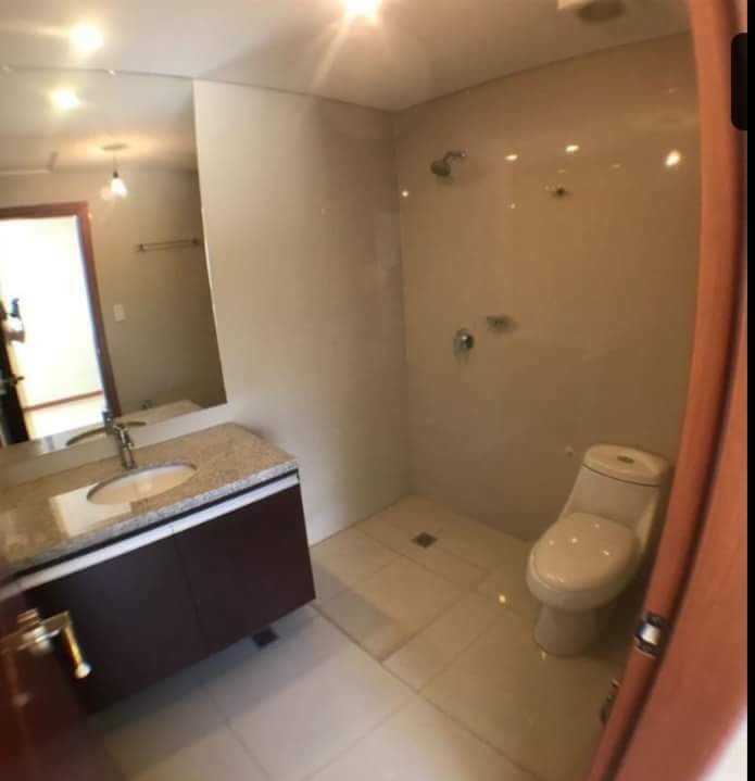 Casa en VentaAv. Piraí 6to anillo  3 dormitorios 3 baños 2 parqueos Foto 2