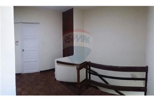 Departamento en Centro en Tarija 10 dormitorios 2 baños  Foto 8