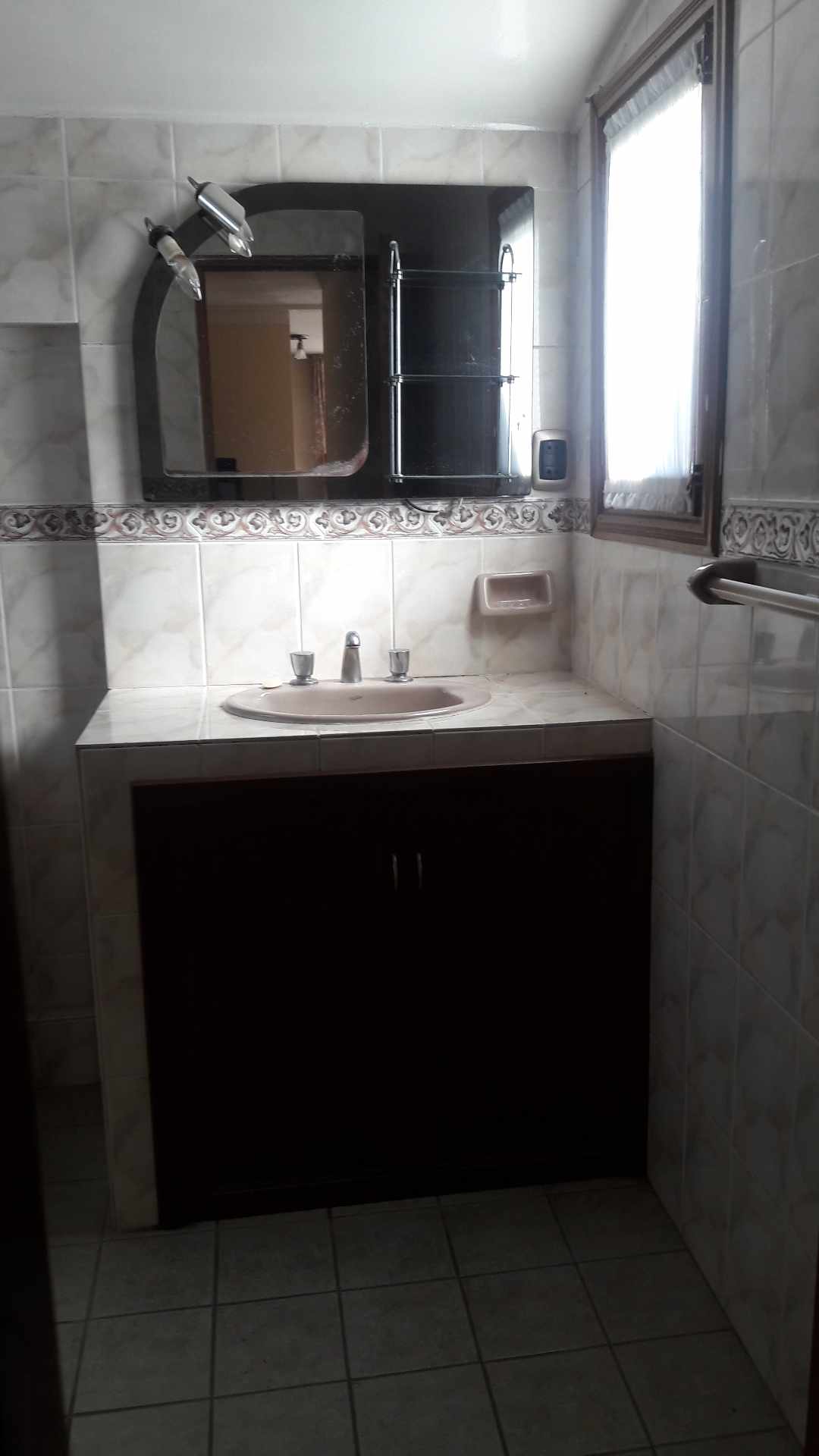 Departamento en Centro en Tarija 3 dormitorios 2 baños 1 parqueos Foto 5