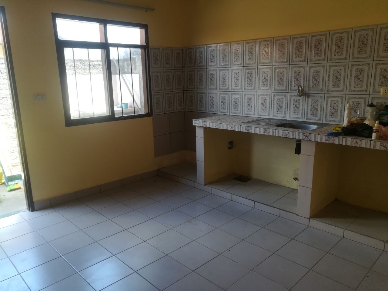 Casa en Plan 3000 en Santa Cruz de la Sierra 2 dormitorios 1 baños 1 parqueos Foto 3