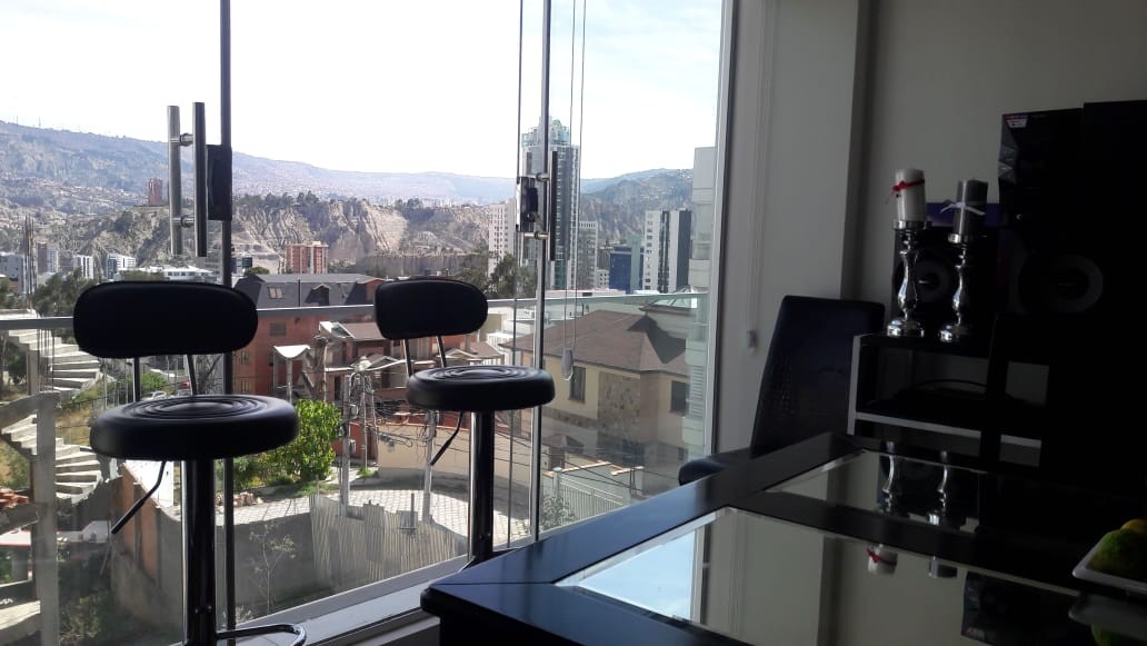 Departamento en Los Pinos en La Paz 4 dormitorios 4 baños 1 parqueos Foto 4