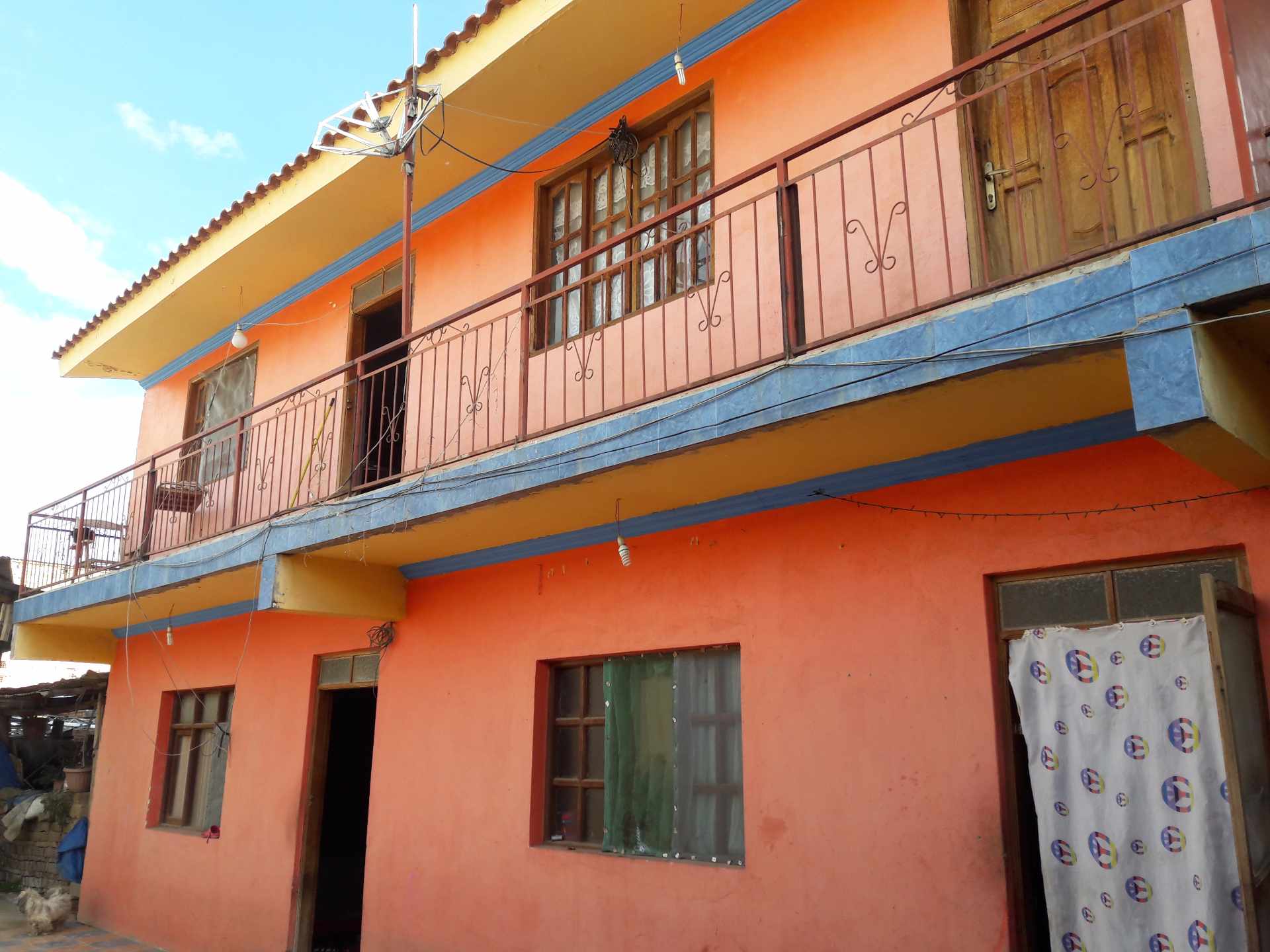 Casa en VentaJaihuayco 7 dormitorios 2 baños 2 parqueos Foto 4