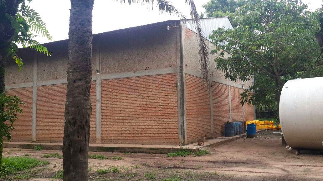 Galpón en VentaTERRENO CON GALPON EN ZONA URBANA DE COTOCA Foto 7