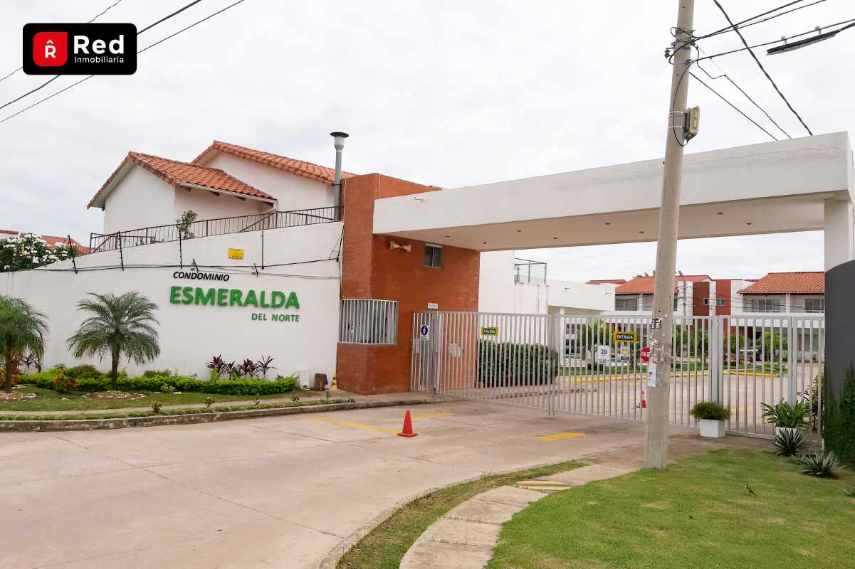 Casa en VentaREMANSO III, CONDOMINIO EXCLUSIVO ESMERALDA 3 dormitorios 4 baños 2 parqueos Foto 2