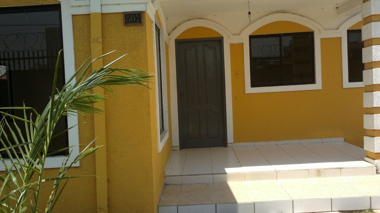 Casa Urb el dorado  1 calle sirari # 507 Foto 3