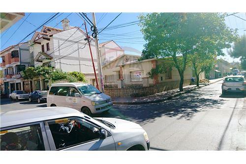 Casa en Las Panosas en Tarija 4 dormitorios 1 baños  Foto 2