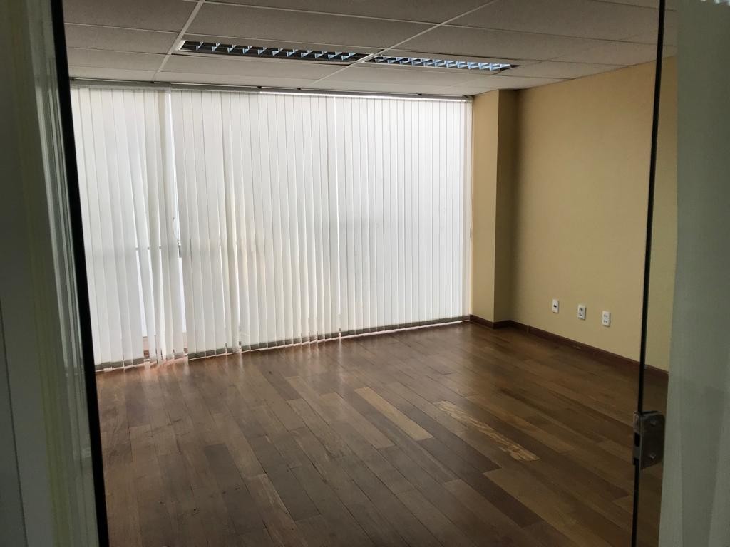 Edificio en Obrajes en La Paz 1 dormitorios 6 baños  Foto 6