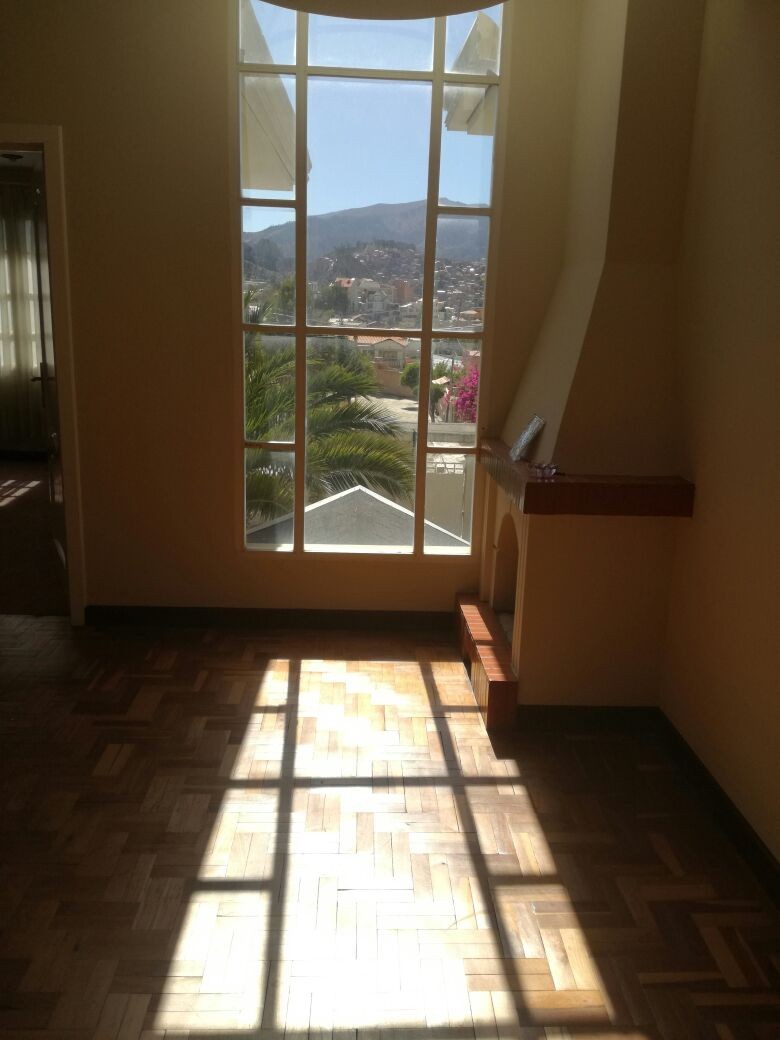 Casa en Seguencoma en La Paz 5 dormitorios 5 baños  Foto 5