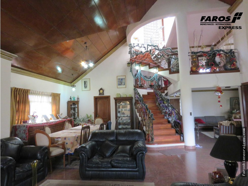 Casa en Villa Busch en Cochabamba 5 dormitorios 4 baños 18 parqueos Foto 6