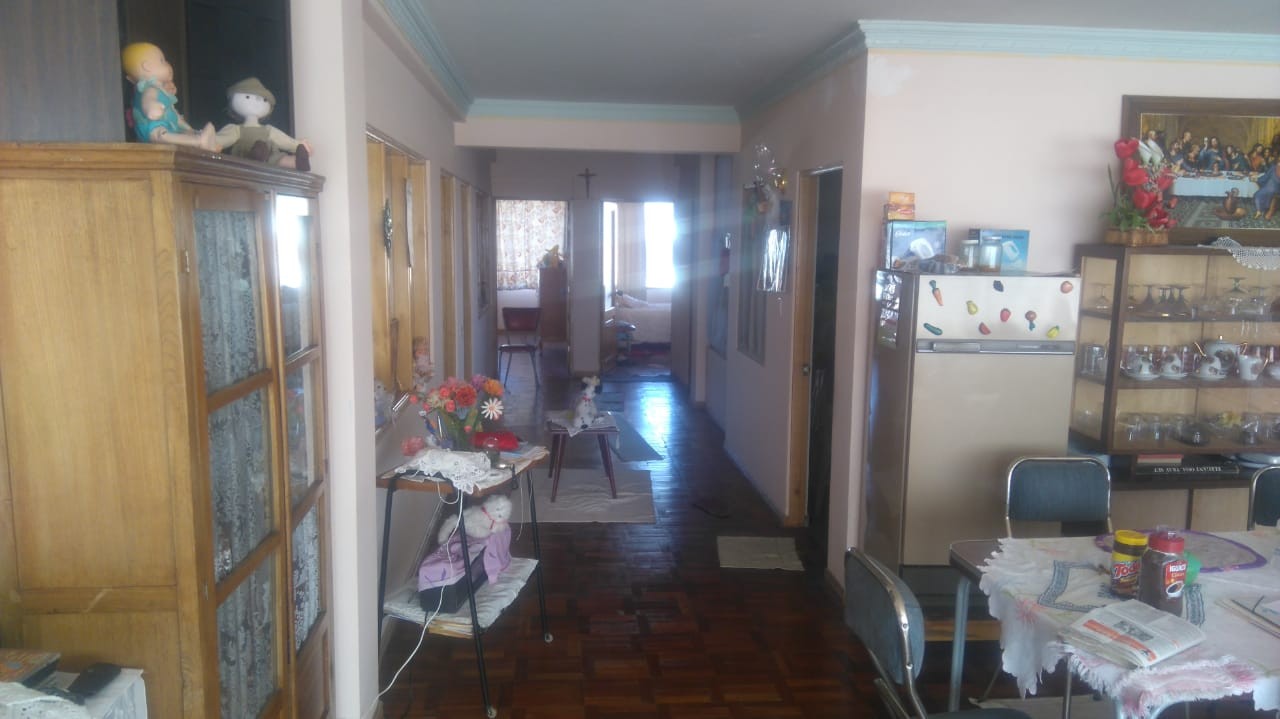 Departamento en Oruro en Oruro 4 dormitorios 2 baños  Foto 9