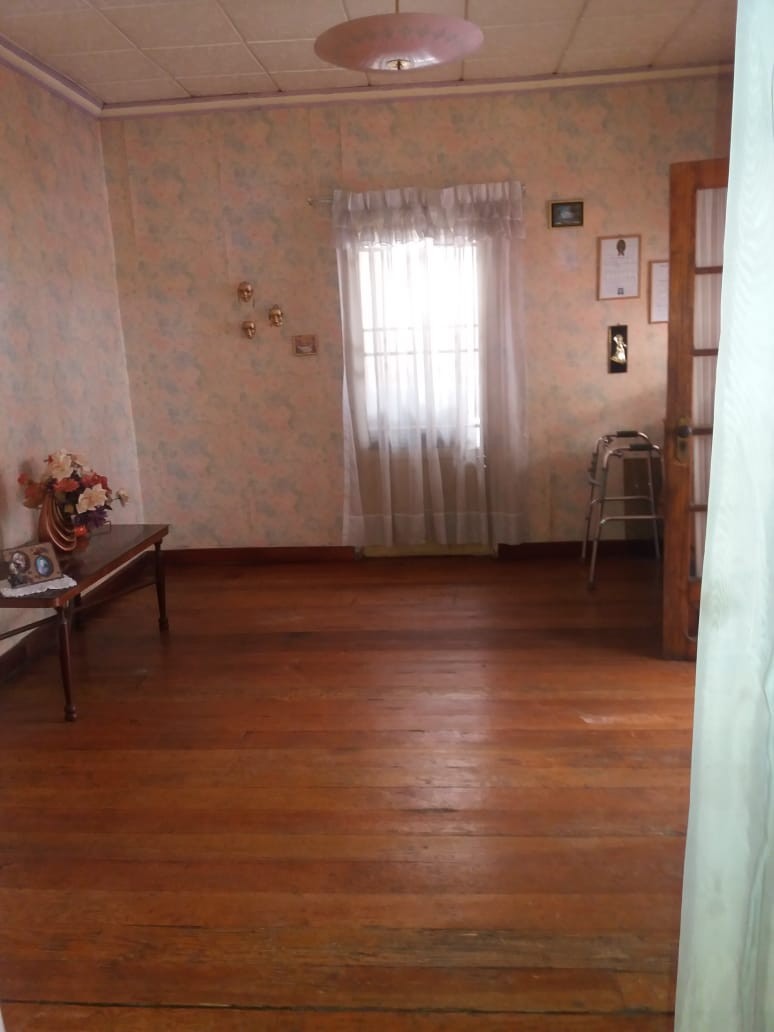 Casa en VentaCalle Teniente Oquendo a una cuadra de la Avenida Peru Foto 6