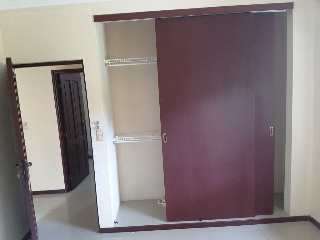 Casa en Alquiler8vo anillo casi Ave. Banzer 3 dormitorios 2 baños 2 parqueos Foto 8