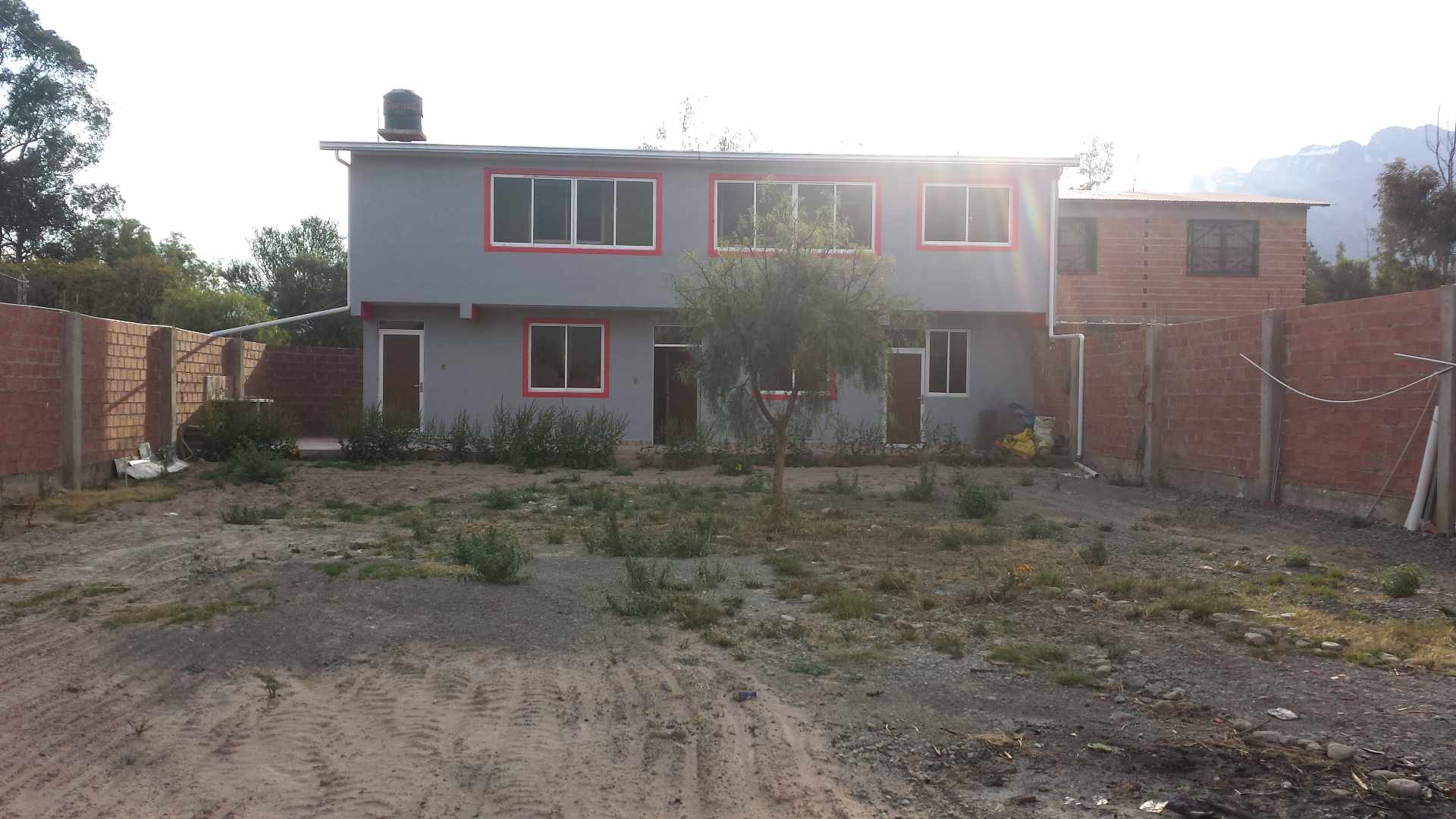 Casa en VentaEl Paso proximo a camino antiguo (Av. Antofagasta) a Quillacollo, a 900 metros de la Plaza Principal de El Paso. A 400 metros del Centro de Salud El Paso. 3 dormitorios 2 baños 1 parqueos Foto 1