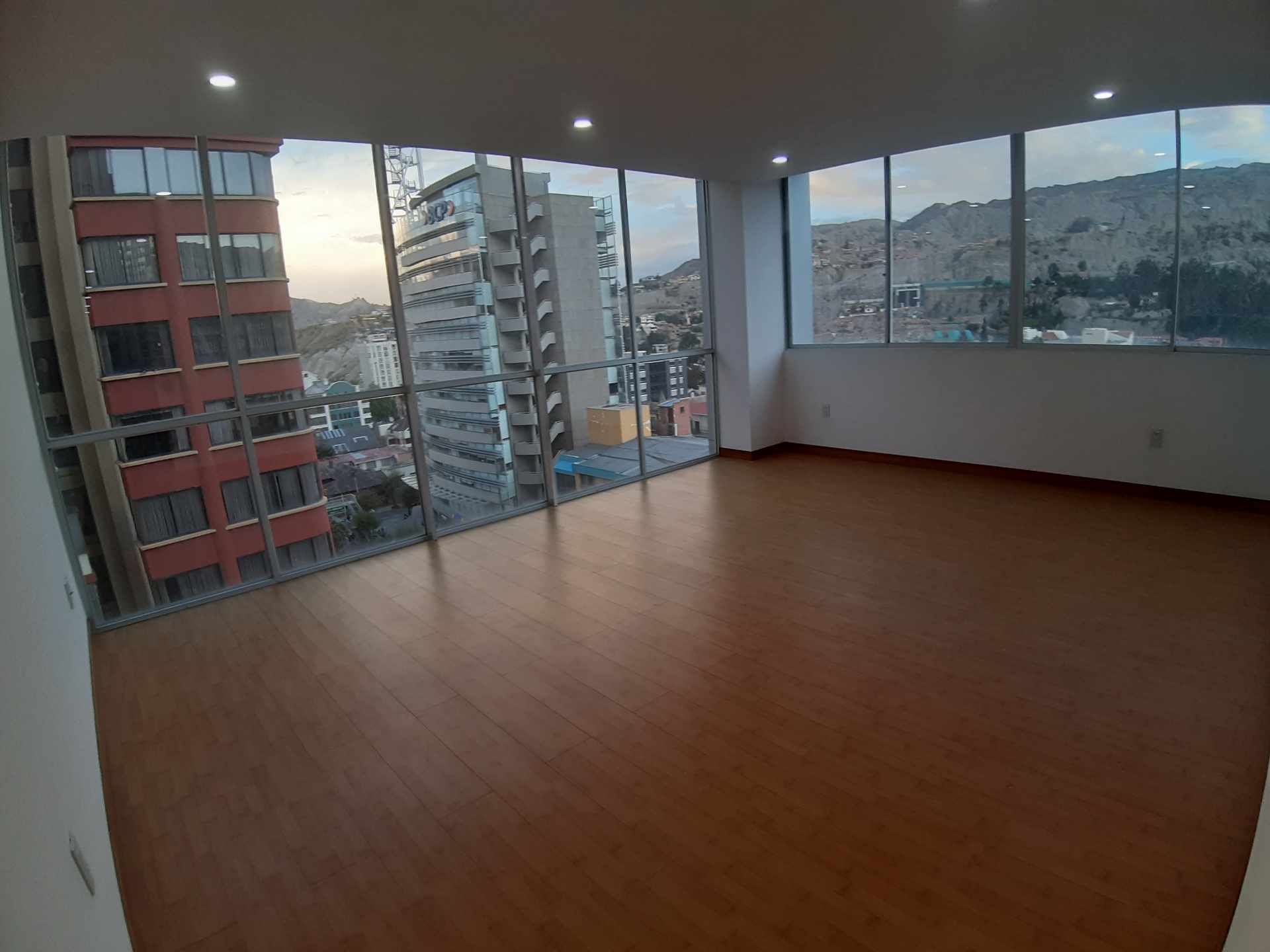 En Alquiler a $us 500 Foto 4