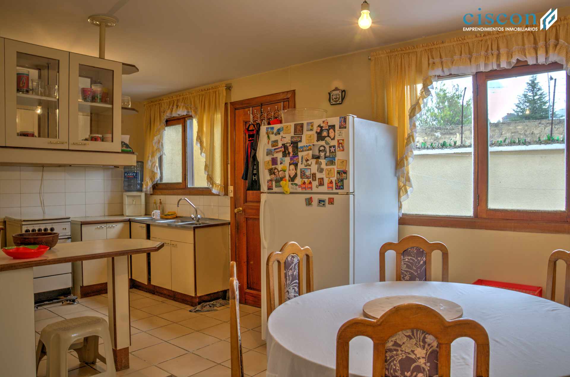 Casa en VentaAchumani, Zona Colegio Franco Boliviano 4 dormitorios 3 baños 3 parqueos Foto 10