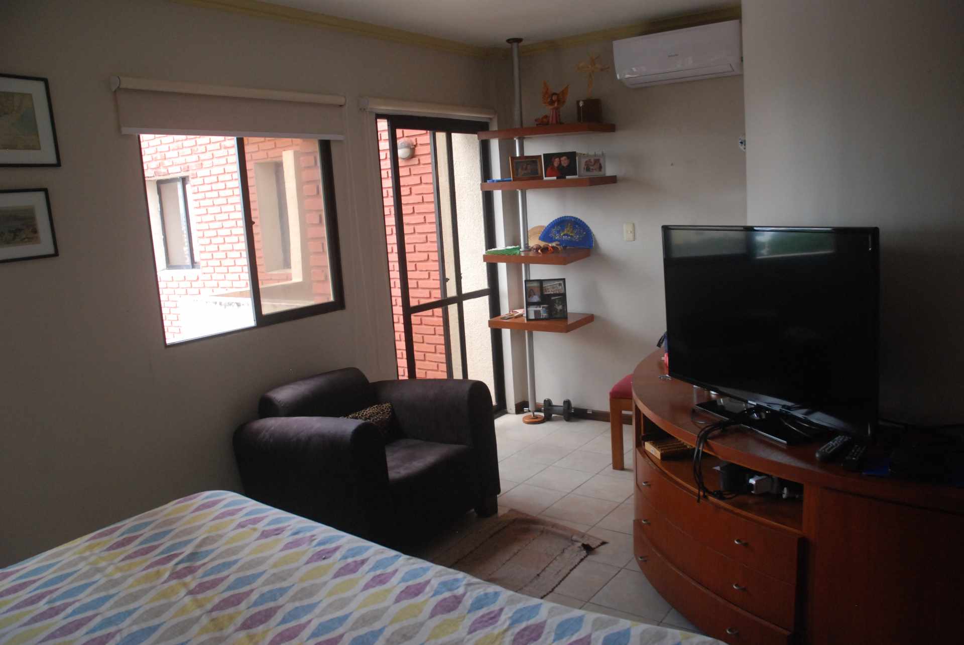 Departamento en VentaCalle Libertad cerca calle Andres Ibañez 3 dormitorios 5 baños 1 parqueos Foto 7