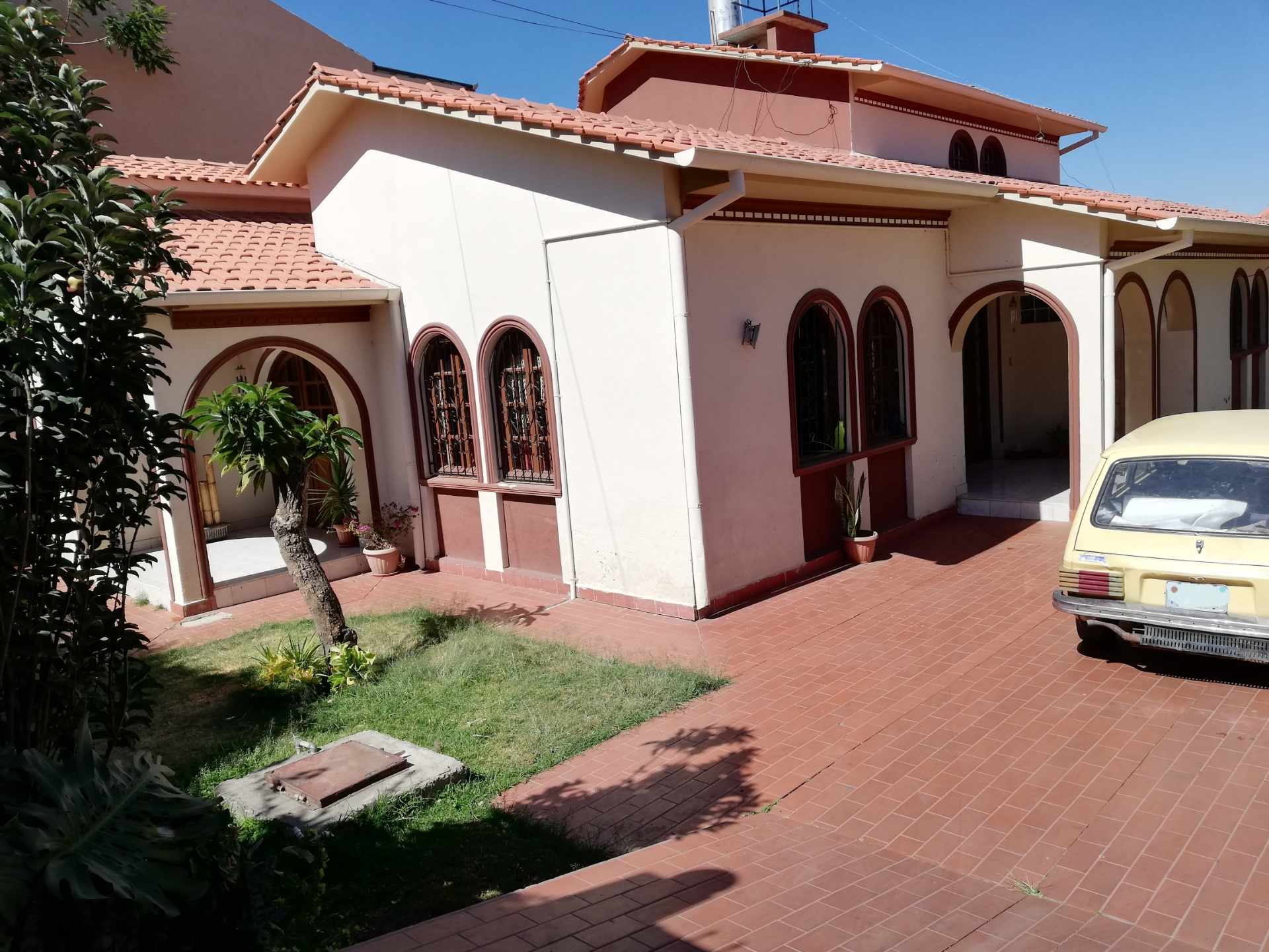 Casa en Condebamba en Cochabamba 6 dormitorios 5 baños 2 parqueos Foto 1
